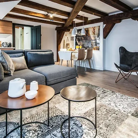 Bed & Breakfast City Studios
