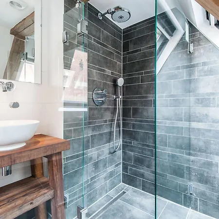 Bed & Breakfast City Studios 3*
